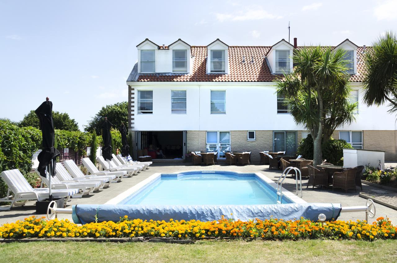 Beachcombers Hotel Grouville Zewnętrze zdjęcie